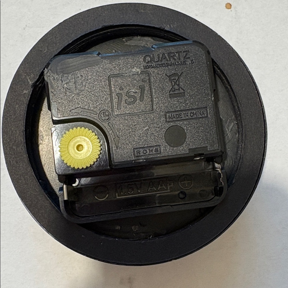 Color wheel Clock - Picture 3 of 3